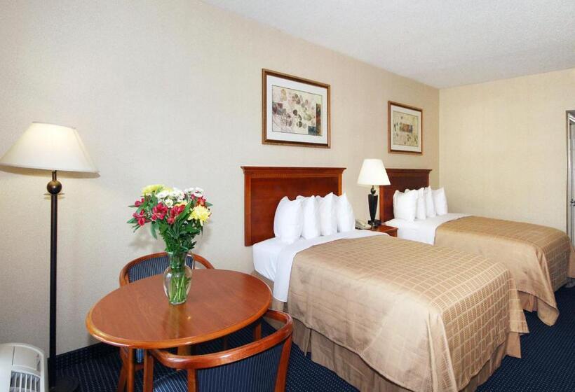 غرفه قياسيه سريرين مزدوجين, Quality Inn Troutville  Roanoke North