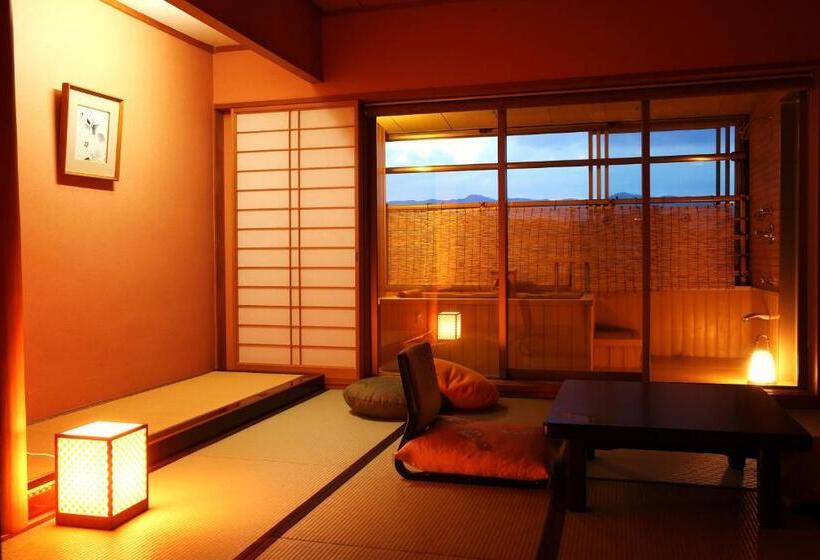 غرفة قياسية, Sakurai