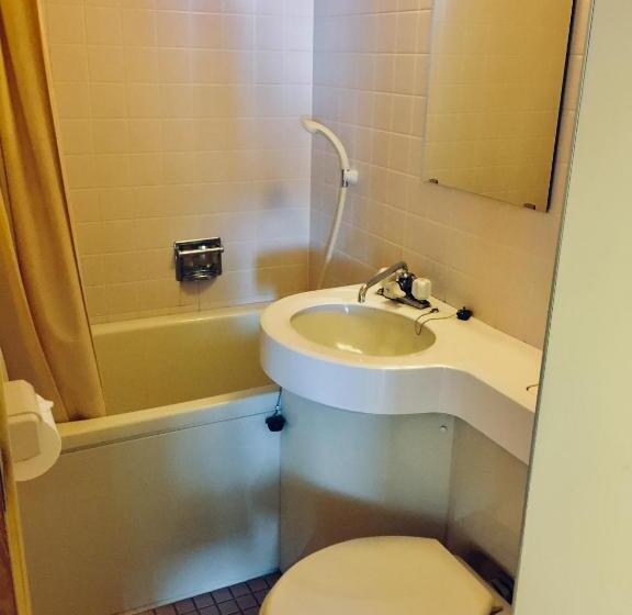 غرفة قياسية, Sakurai