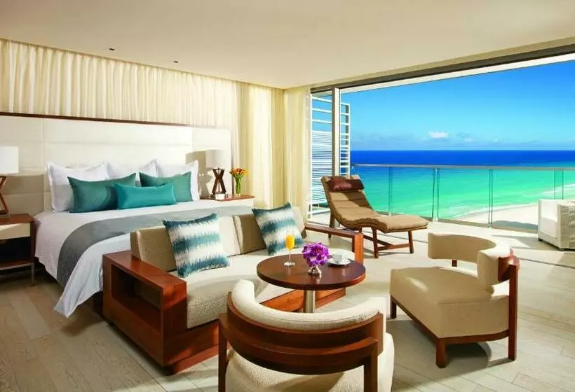 キングサイズベッドのジュニアスイート, Secrets The Vine Cancun All Inclusive Adults Only