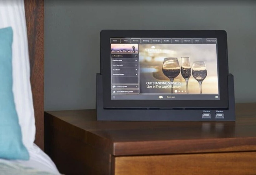 带大床的小型套房, Secrets The Vine Cancun   All Inclusive Adults Only