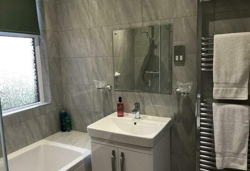 غرفة قياسية, The Bowden Lodge