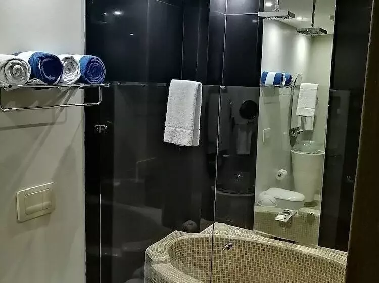 اتاق استاندارد, The Jonathon Boutique