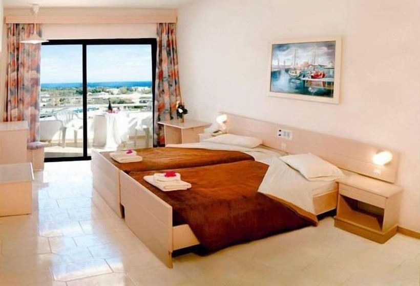 غرفة قياسية مطلّة علي البحر, Iris Hotel