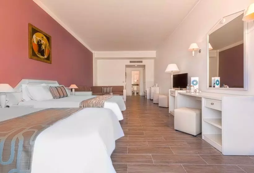 スーペリアースイート, Kipriotis Panorama Hotel & Suites