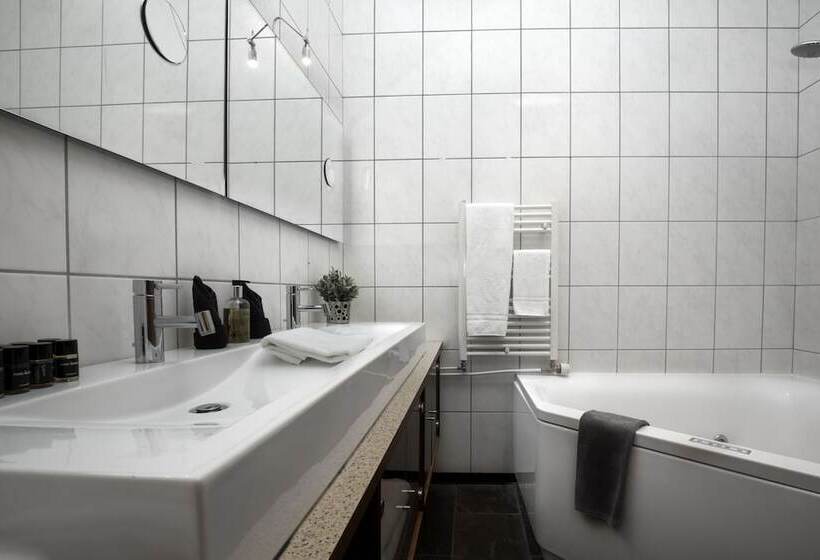 آپارتمان 2 خوابه, Máni Apartments