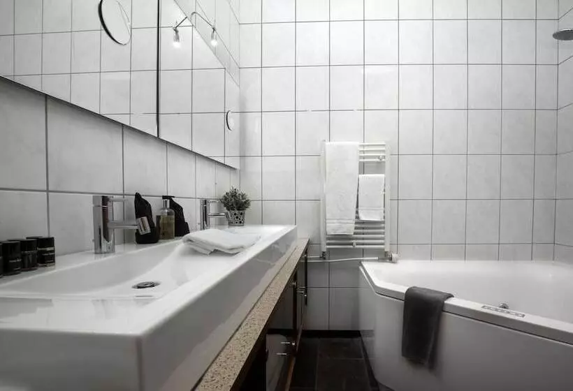 آپارتمان 2 خوابه, Máni Apartments