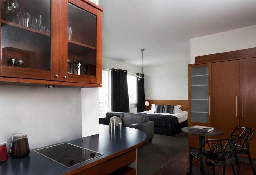 استودیوی استاندارد, Máni Apartments