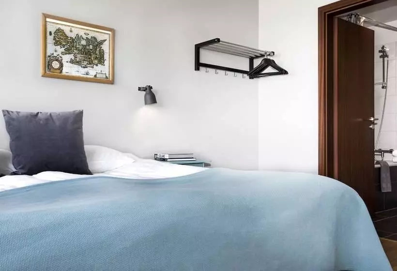 استودیوی استاندارد, Máni Apartments