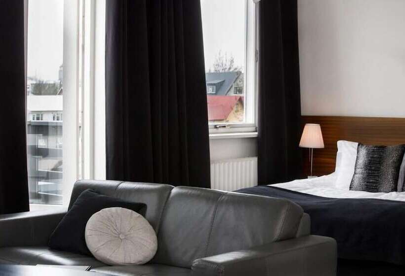 استودیوی استاندارد, Máni Apartments