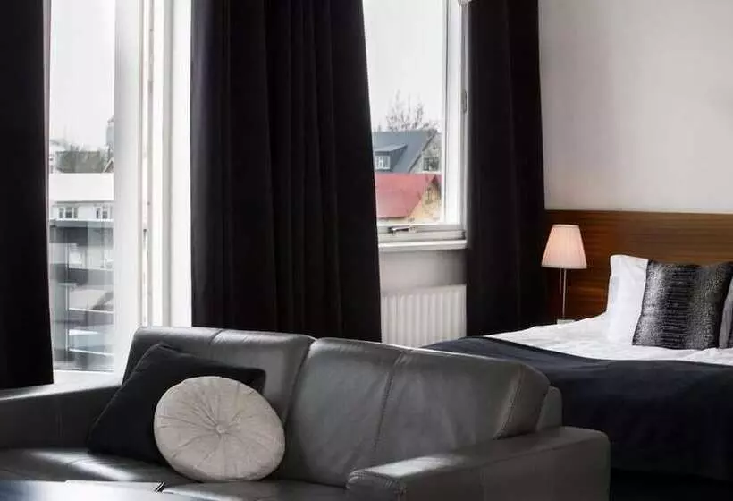 استودیوی استاندارد, Máni Apartments