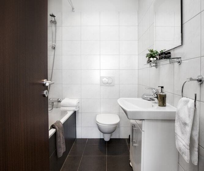 استودیوی استاندارد, Máni Apartments