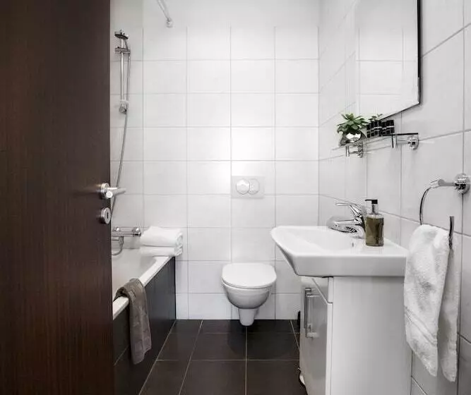 استودیوی استاندارد, Máni Apartments