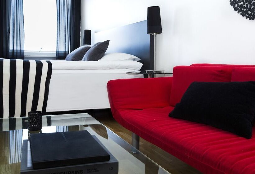 استودیوی استاندارد, Máni Apartments