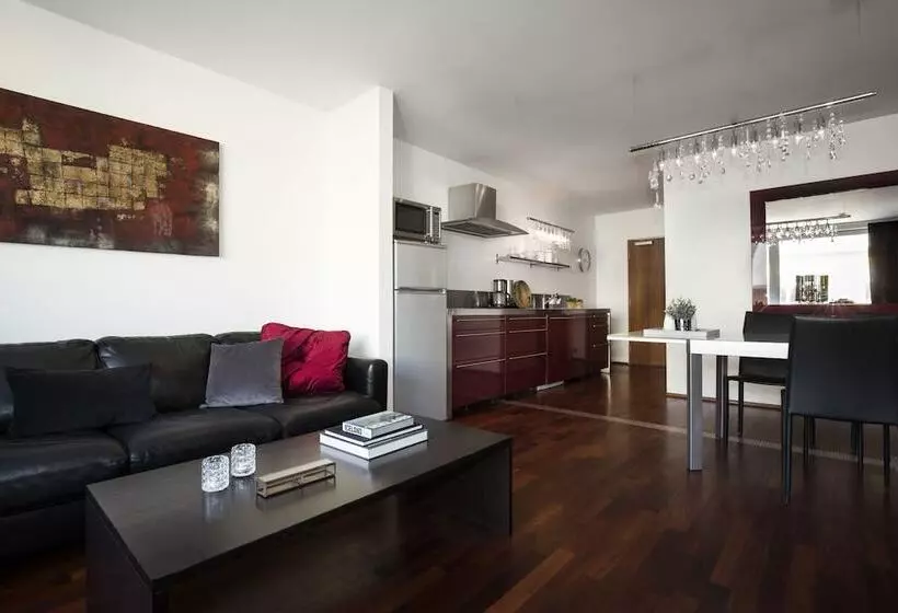 آپارتمان 3 خوابه, Máni Apartments