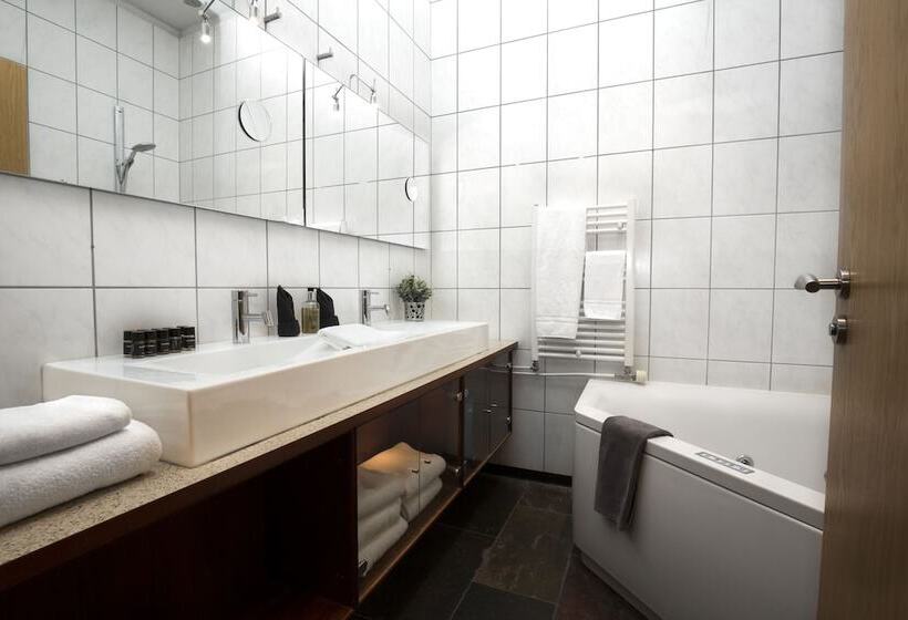 آپارتمان 2 خوابه, Máni Apartments