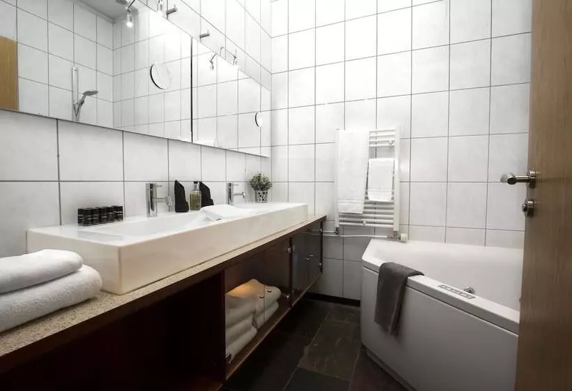 آپارتمان 2 خوابه, Máni Apartments