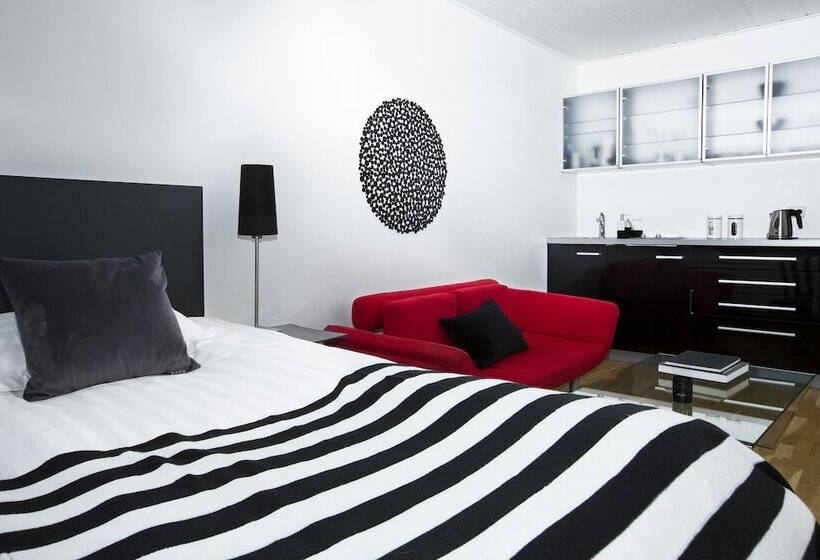 استودیوی استاندارد, Máni Apartments