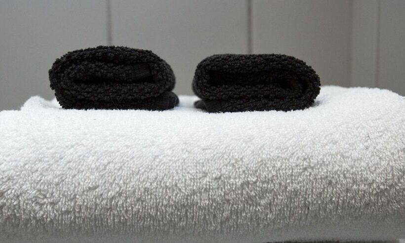 استودیوی استاندارد, Máni Apartments