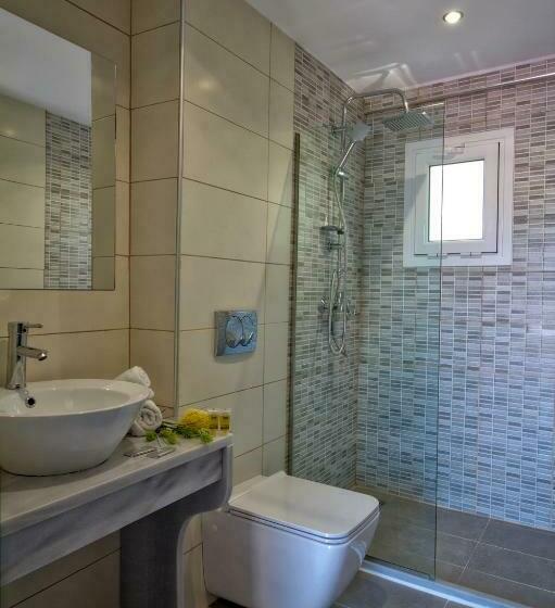 스탠다드 트리플 룸 풀장 전망, Two Brothers Studios & Apts