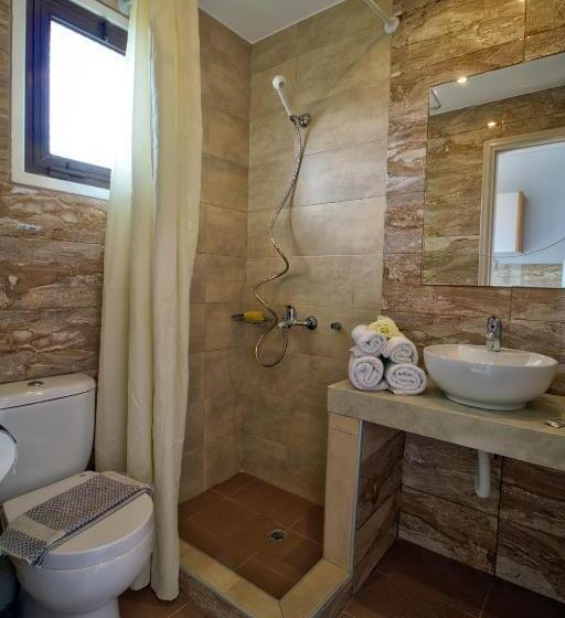 اتاق استاندارد با بالکن, Two Brothers Studios & Apts