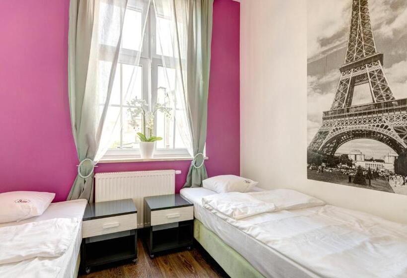 バス共有のスタンダードルーム, 3 City Hostel