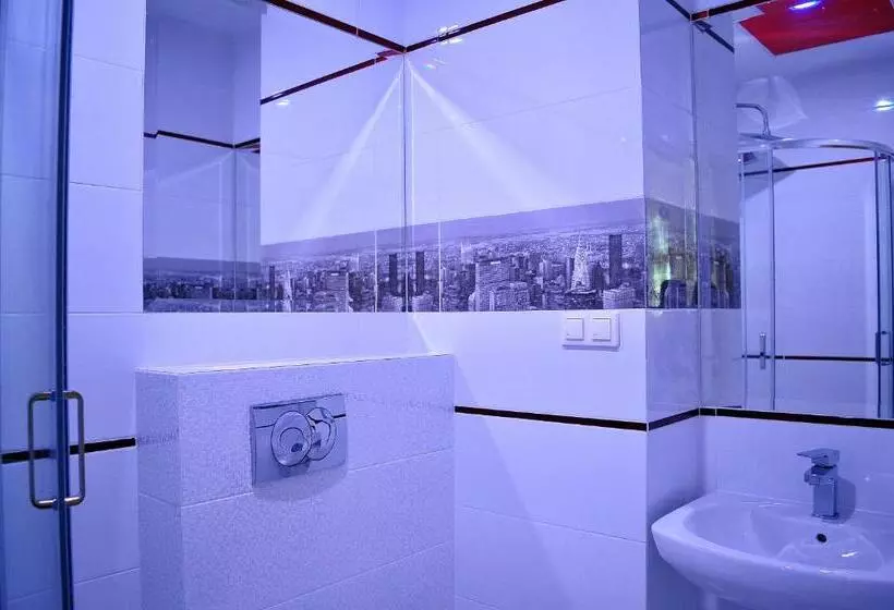 اتاق لوکس, 3 City Hostel