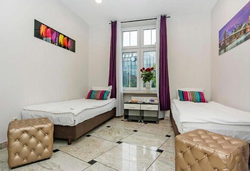 Четырехместный Номер Deluxe, 3 City Hostel