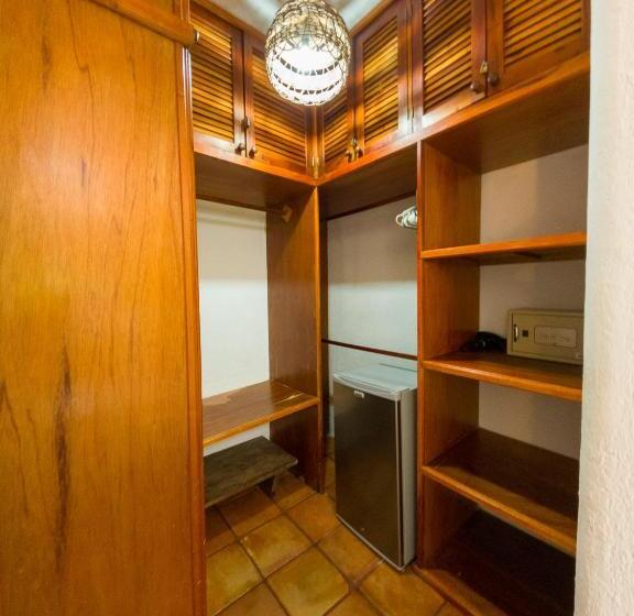 Economy Quadruple Room, Apart Hotel Casaejido