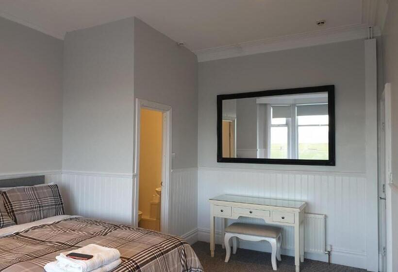 غرفة سوبيريور ثلاثية مطلّة علي البحر, Cara Guesthouse