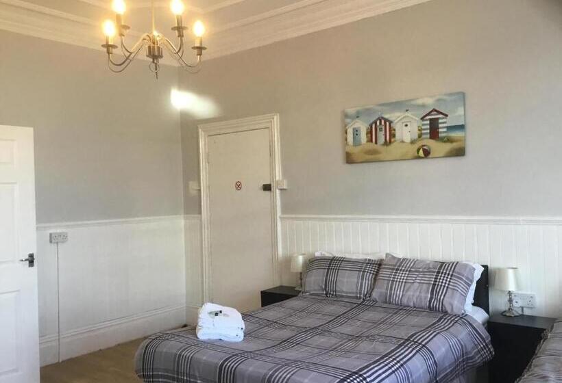 غرفة عائلية مطلّة علي البحر, Cara Guesthouse