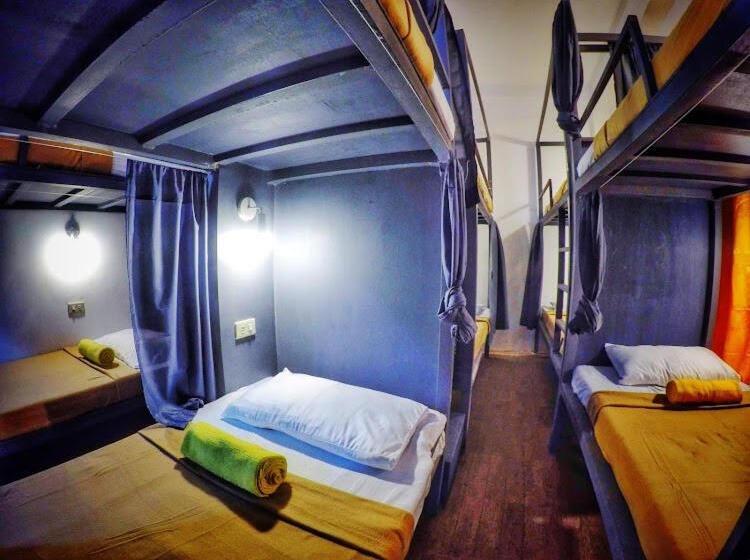 共用房间的床, Frachette S Bed & Breakfast