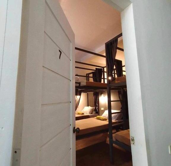 تختخواب در اتاق مشترک, Frachette S Bed & Breakfast