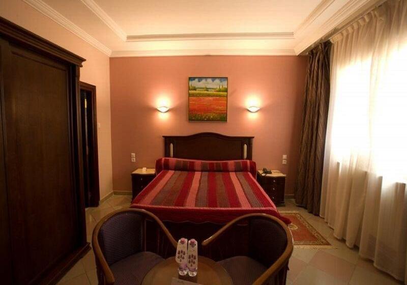 اتاق استاندارد, Abbasides Palace