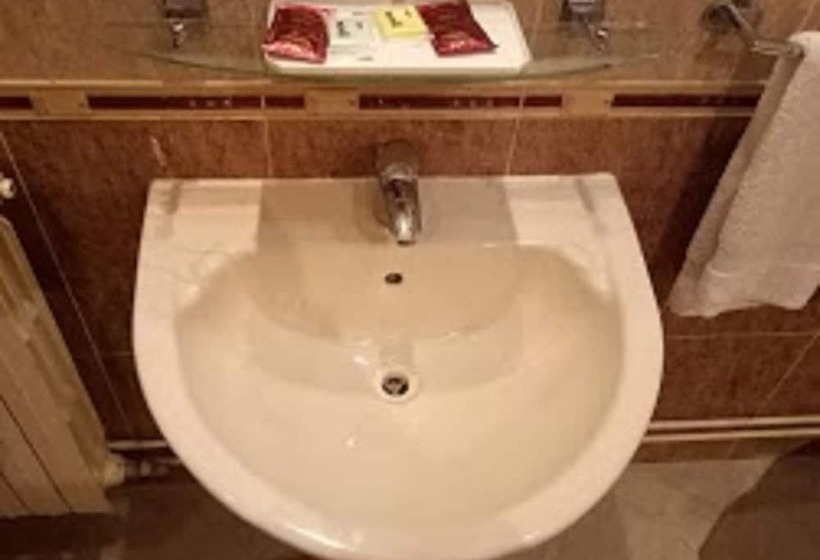 اتاق استاندارد, Abbasides Palace