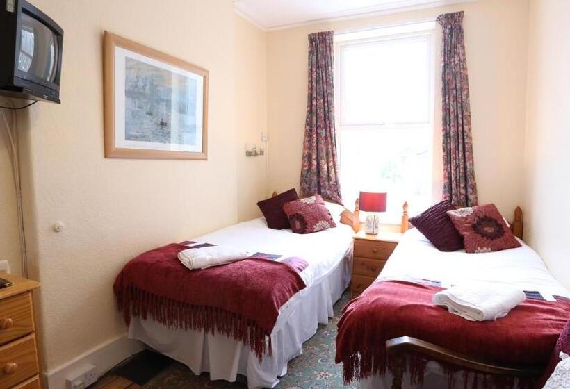 غرفة قياسية حمام مشترك, An Caislean Guest House