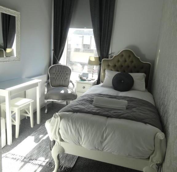 标准单人间, Elmswood Guest House