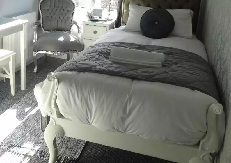 スタンダードシングルルーム, Elmswood Guest House