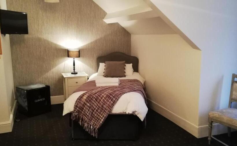 家庭间, Elmswood Guest House