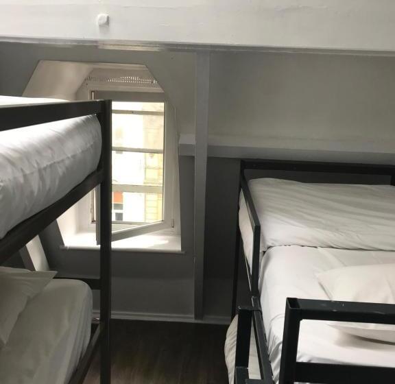 חדר משפחתי, Heroesbunkz