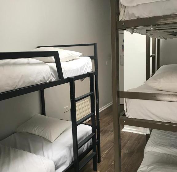 חדר משפחתי, Heroesbunkz