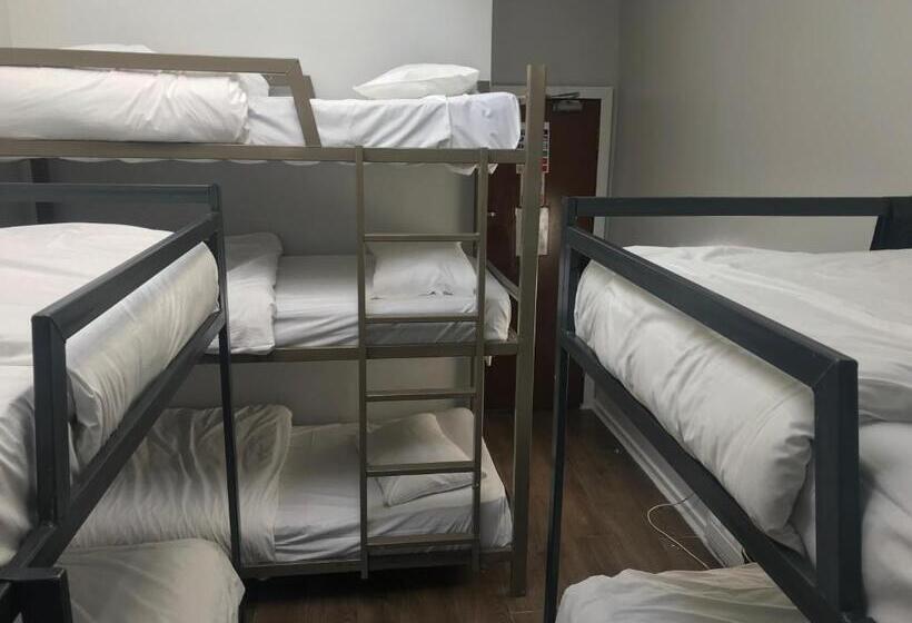 מיטה בחדר משותף, Heroesbunkz