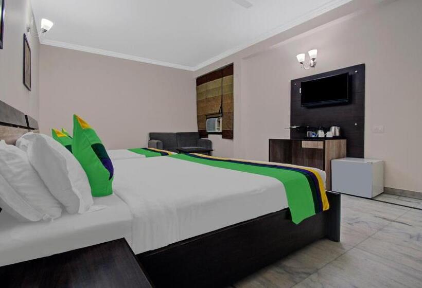 Habitació Deluxe, Treebo Maharaja Residency