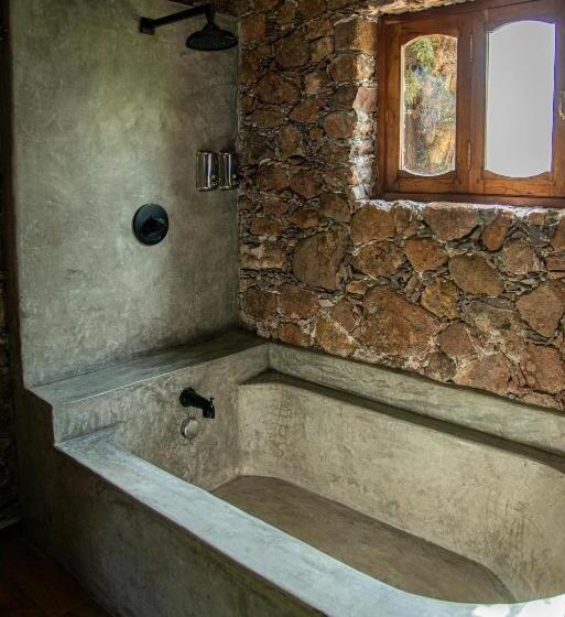 身障者適用スタンダードルーム, Nirvana Restaurant & Retreat