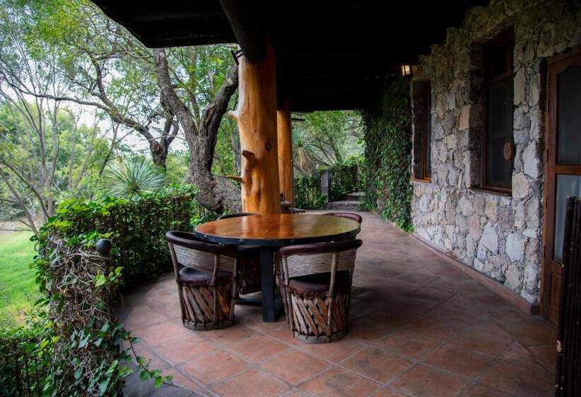 ２ダブルベッドのスタンダードルーム, Nirvana Restaurant & Retreat