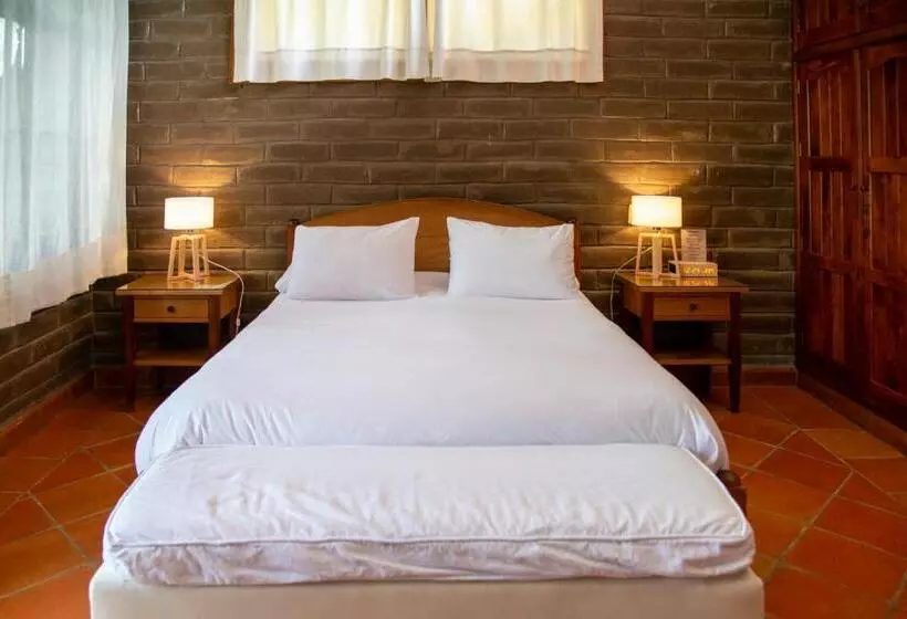 اتاق استاندارد, Nirvana Restaurant & Retreat
