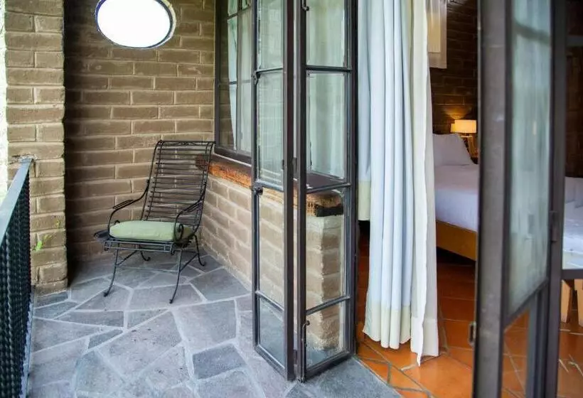 اتاق استاندارد, Nirvana Restaurant & Retreat