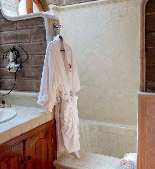 スタンダードルーム, Nirvana Restaurant & Retreat