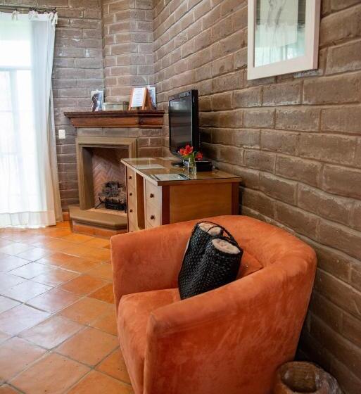 スタンダードルーム, Nirvana Restaurant & Retreat