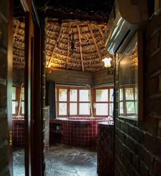 سوییت جونیور, Nirvana Restaurant & Retreat